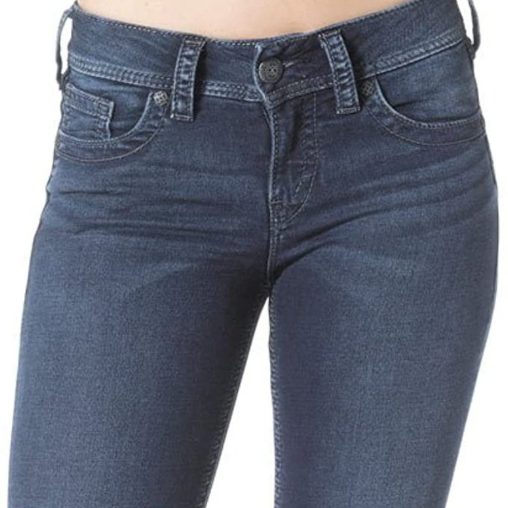 Silver Jeans Co. Women's Suki Curvy Fit Mid Rise Skinny Jeans, Indigo